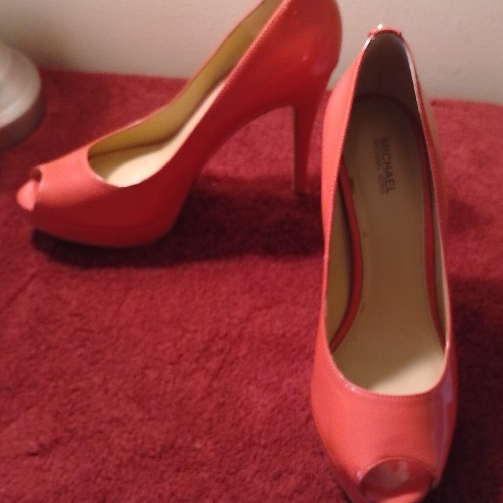 Michael By Michael Kors Patent Leather Coral Platform Peep Toe Pumps - 8m